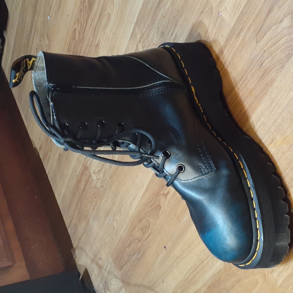 Amputee dr. martens Jadon mens 11 right shoe only